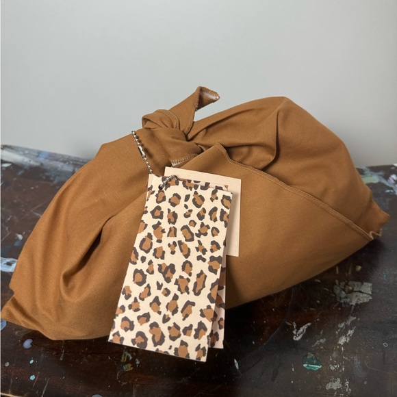 BEIS x Elsa Hosk Gift Set in Wild Child, NWT - Picture 2 of 3